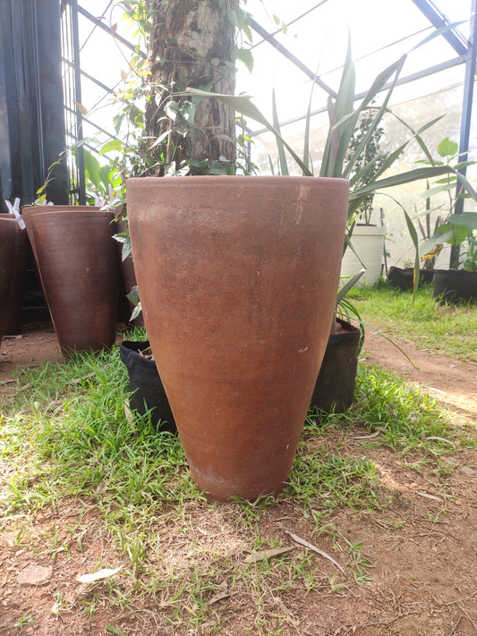 Cone Pot Plain (Medium) - Paros