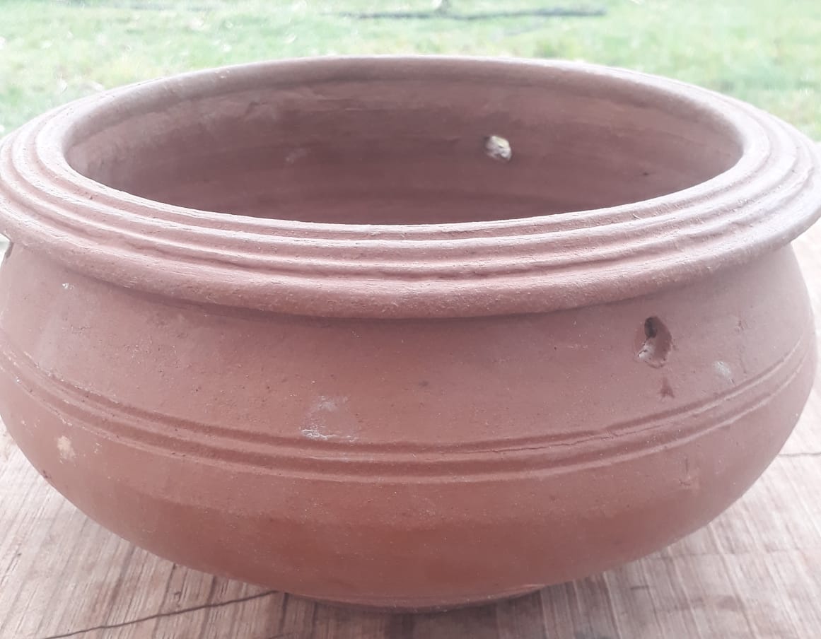 Hanging Pot Bowl with neck