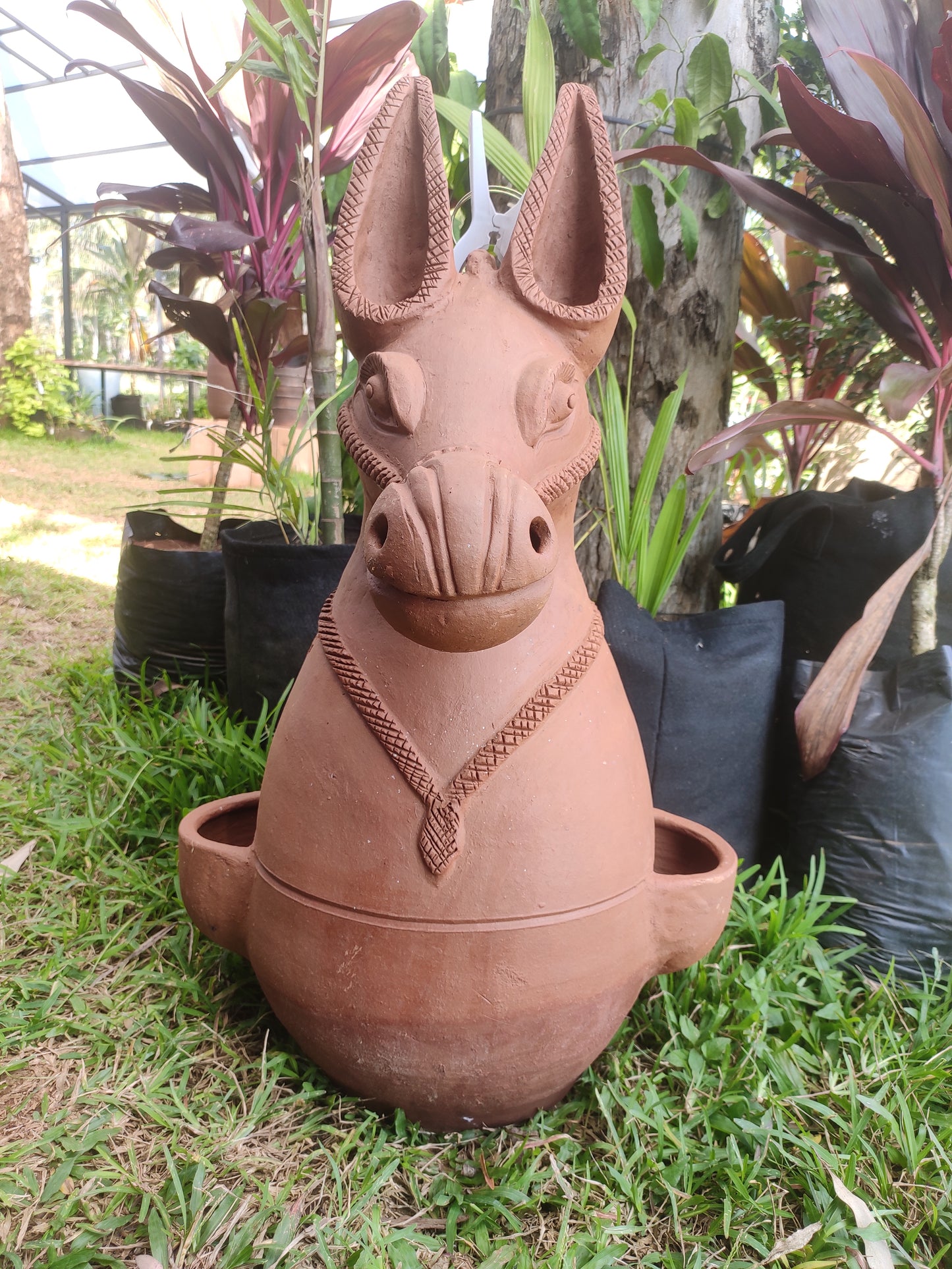 Horse Face Pot - Anafi
